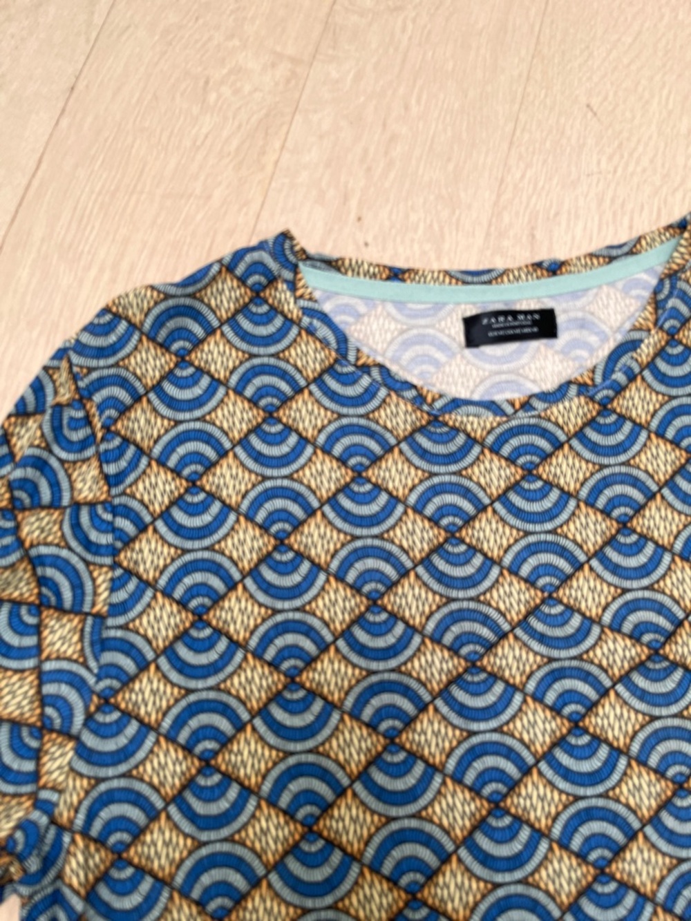 Zara Geometric print Short-Sleeve Tee iTan and Blue